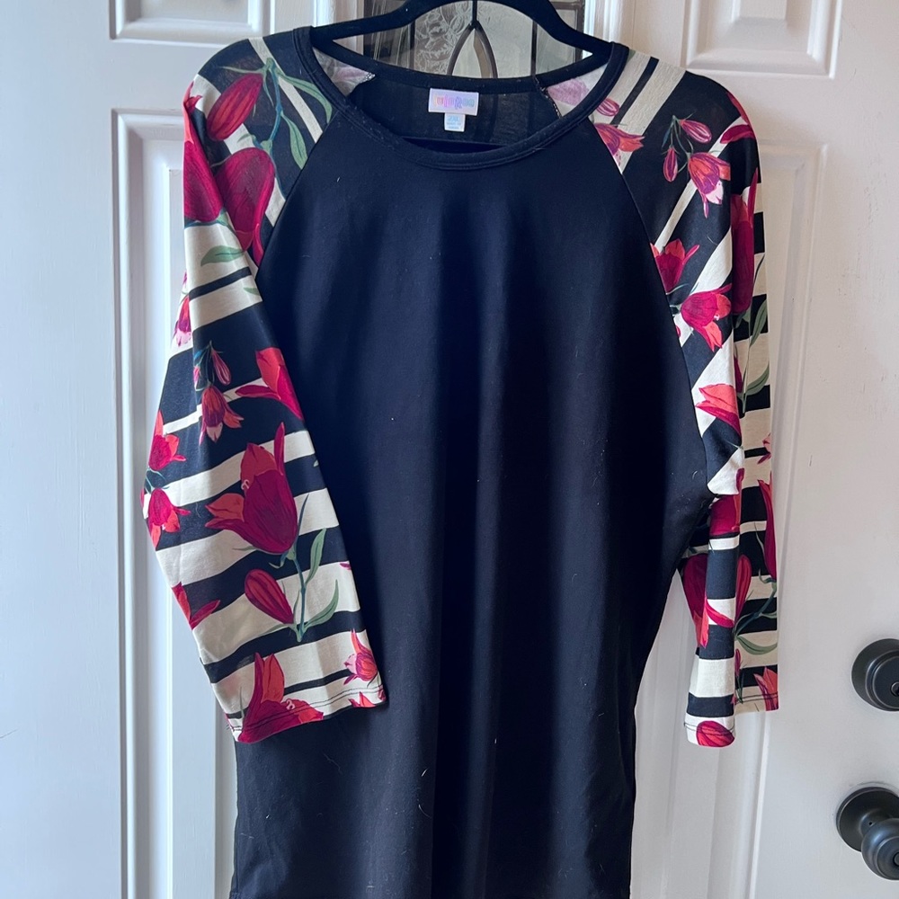 2X LulaRoe Randy Baseball Jersey - Never Worn
